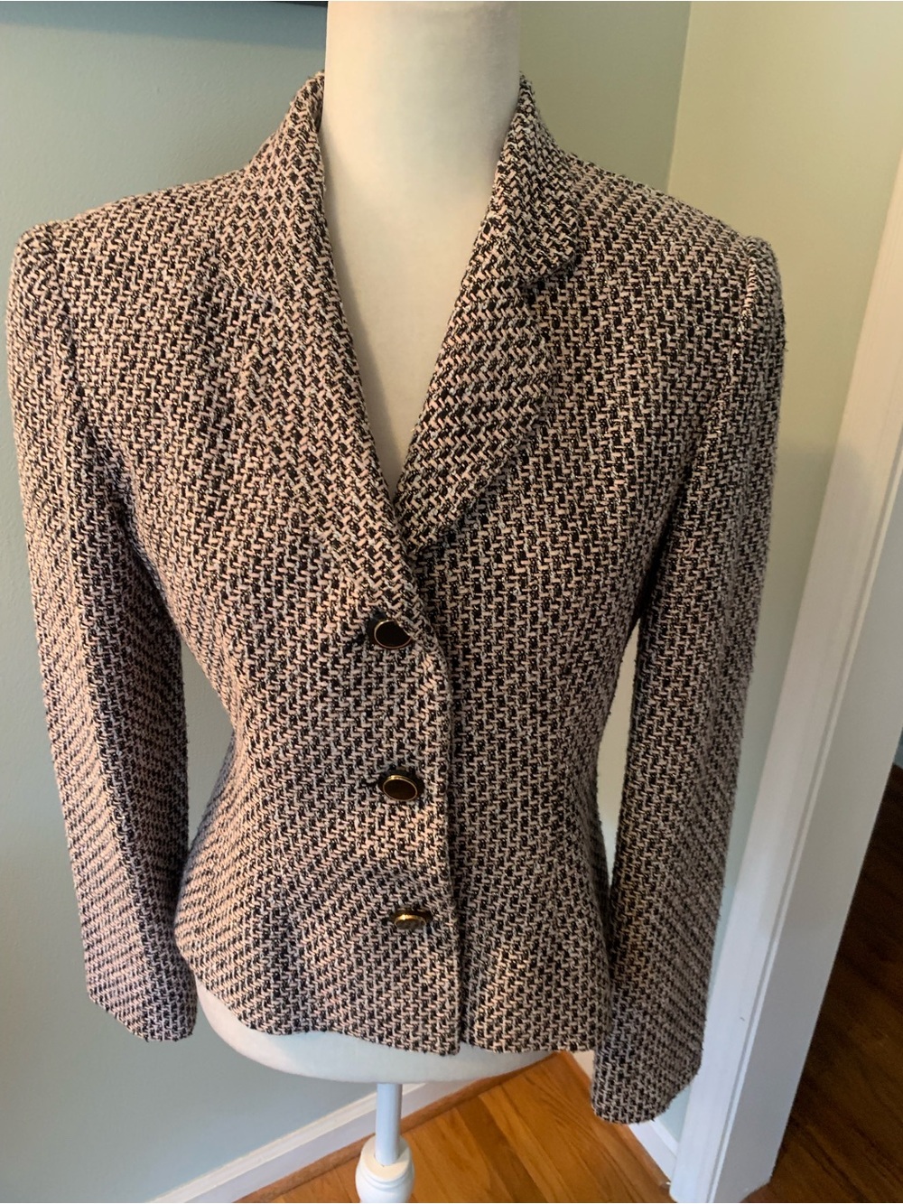 Neiman Marcus Black/Cream/pink Tweed Blazer, size 6